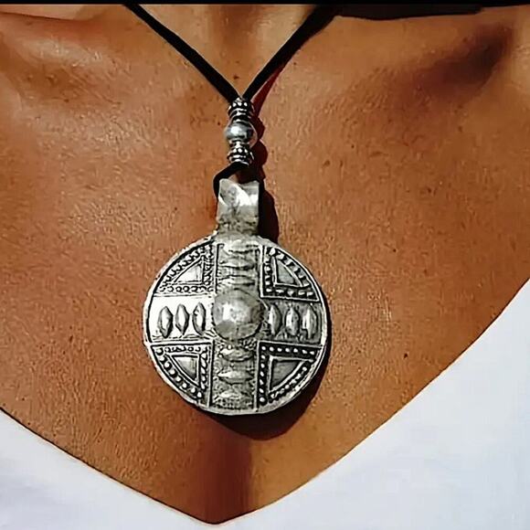 Vintage Celtic Statement Pendant Necklace, Bohemian, Boho, Tribal - Picture 4 of 5